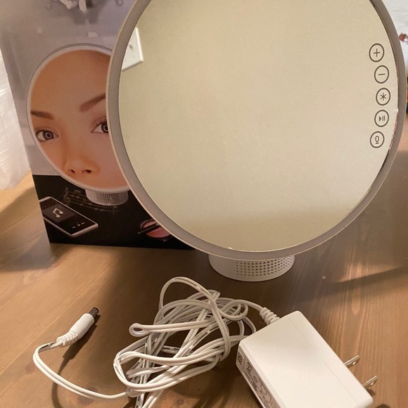 LED Vanity Bluetooth Mirror - Picture 2 of 6